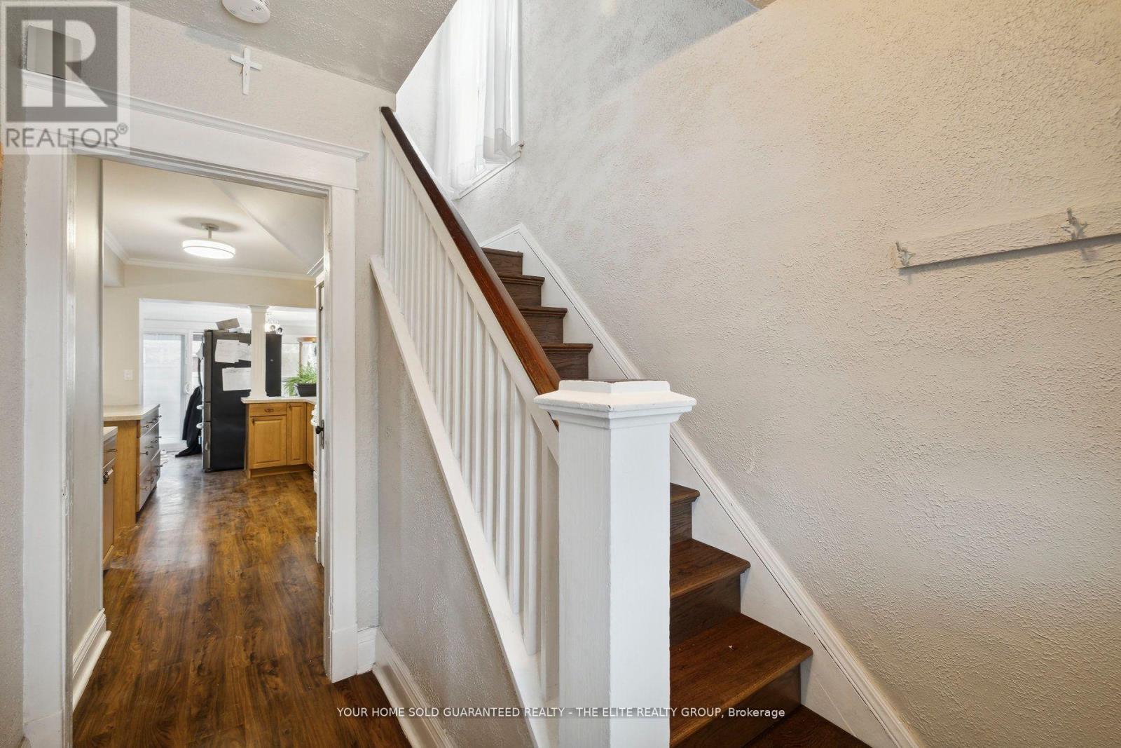 Photo 14 of 167 Balsam Avenue N, Hamilton ON