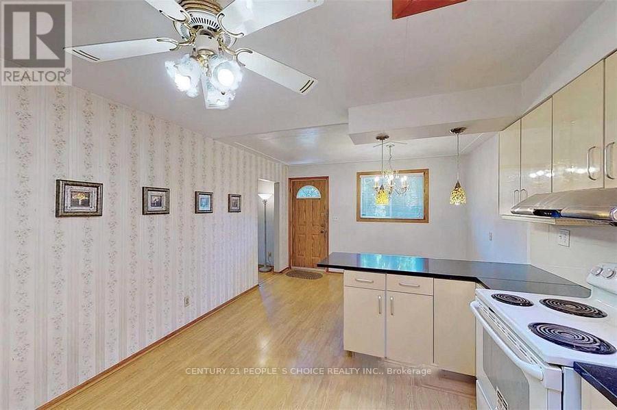 Photo 3 of Furnished 122 Rifle Range Road, Hamilton ON