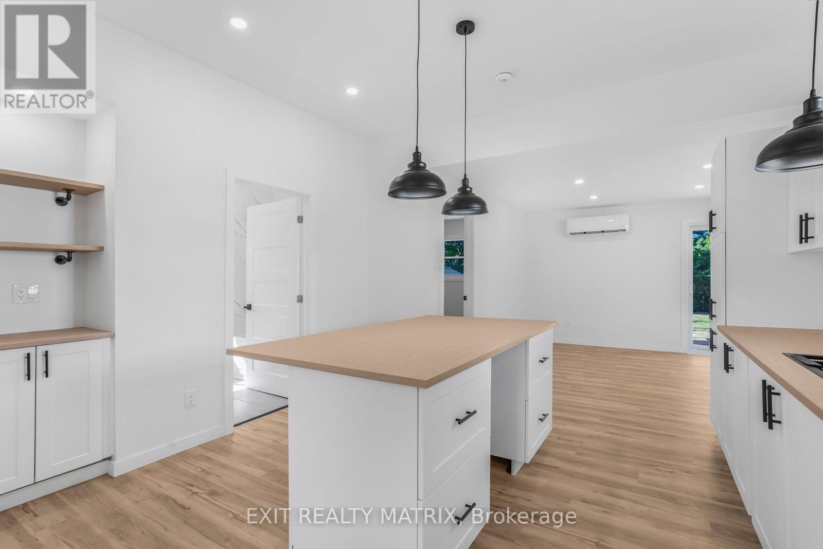 Photo 35 of 537 Higginson Street, Hawkesbury ON