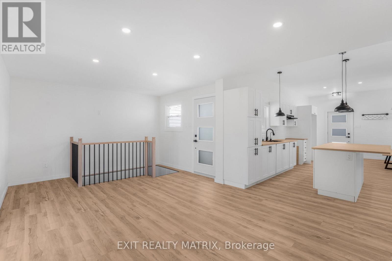Photo 32 of 537 Higginson Street, Hawkesbury ON