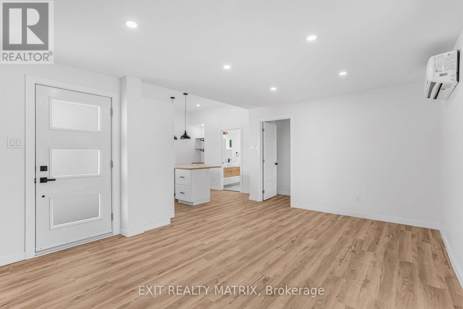 Photo 37 of 537 Higginson Street, Hawkesbury ON