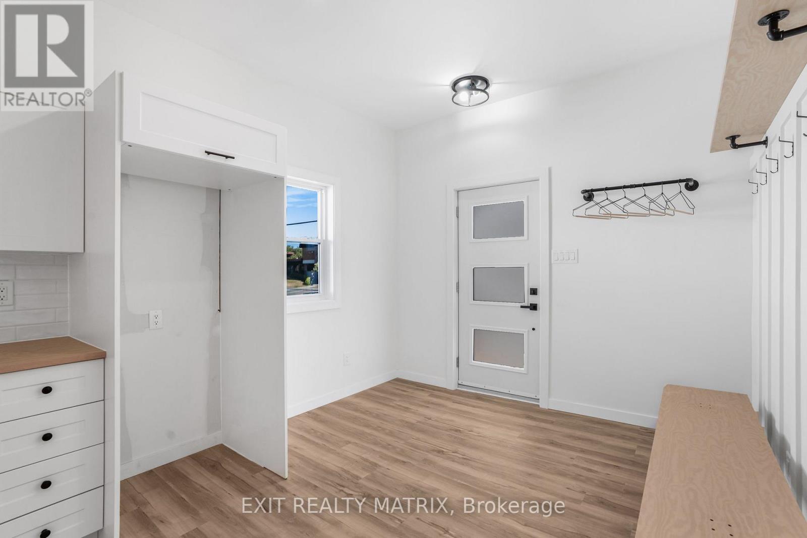 Photo 6 of 537 Higginson Street, Hawkesbury ON