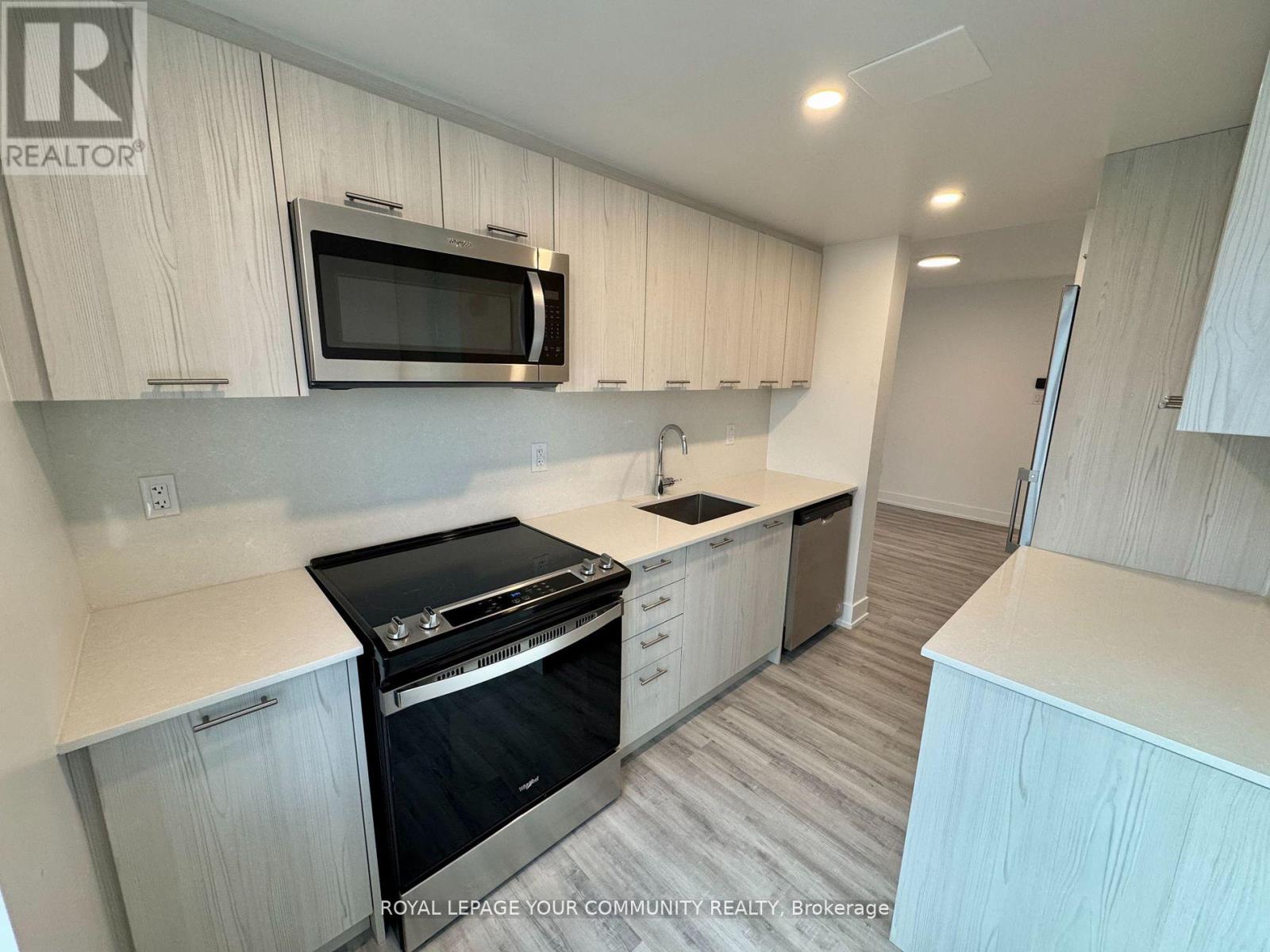 Photo 2 of 1407 201 Sherbourne Street, Toronto ON