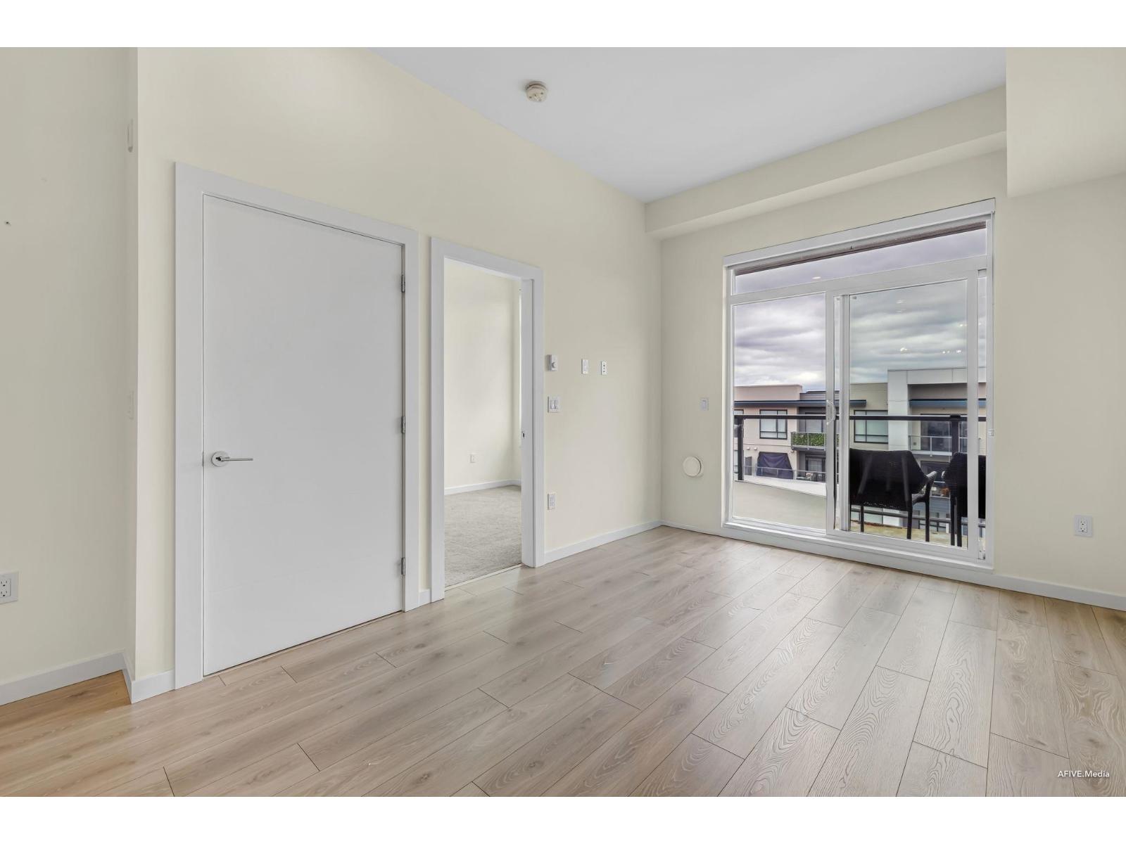 Photo 10 of 606 7920 206 Street, Langley BC