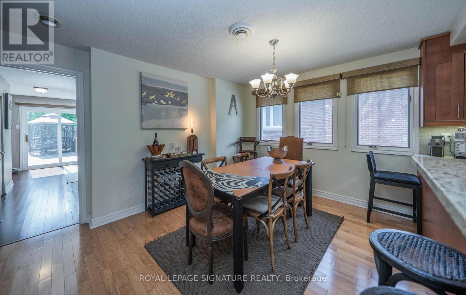 Photo 12 of 2098 Pharmacy Avenue, Toronto ON