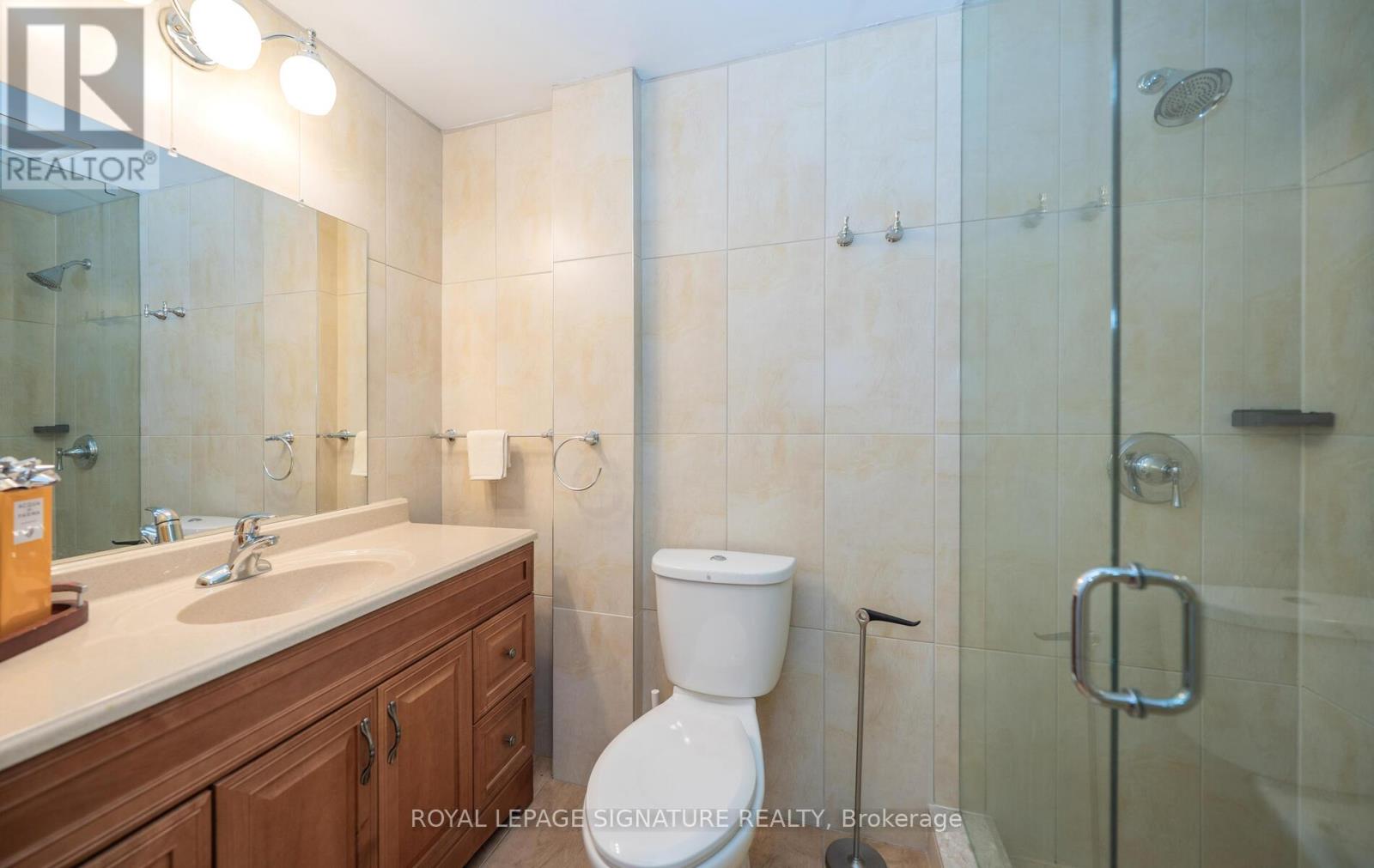 Photo 30 of 2098 Pharmacy Avenue, Toronto ON