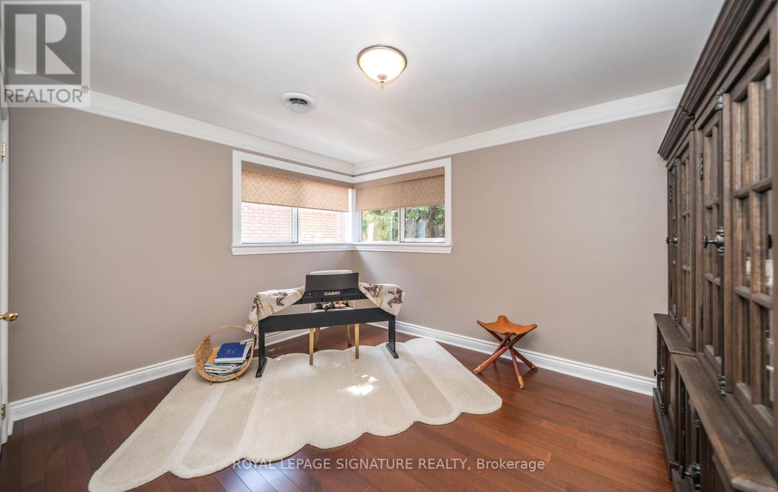 Photo 31 of 2098 Pharmacy Avenue, Toronto ON