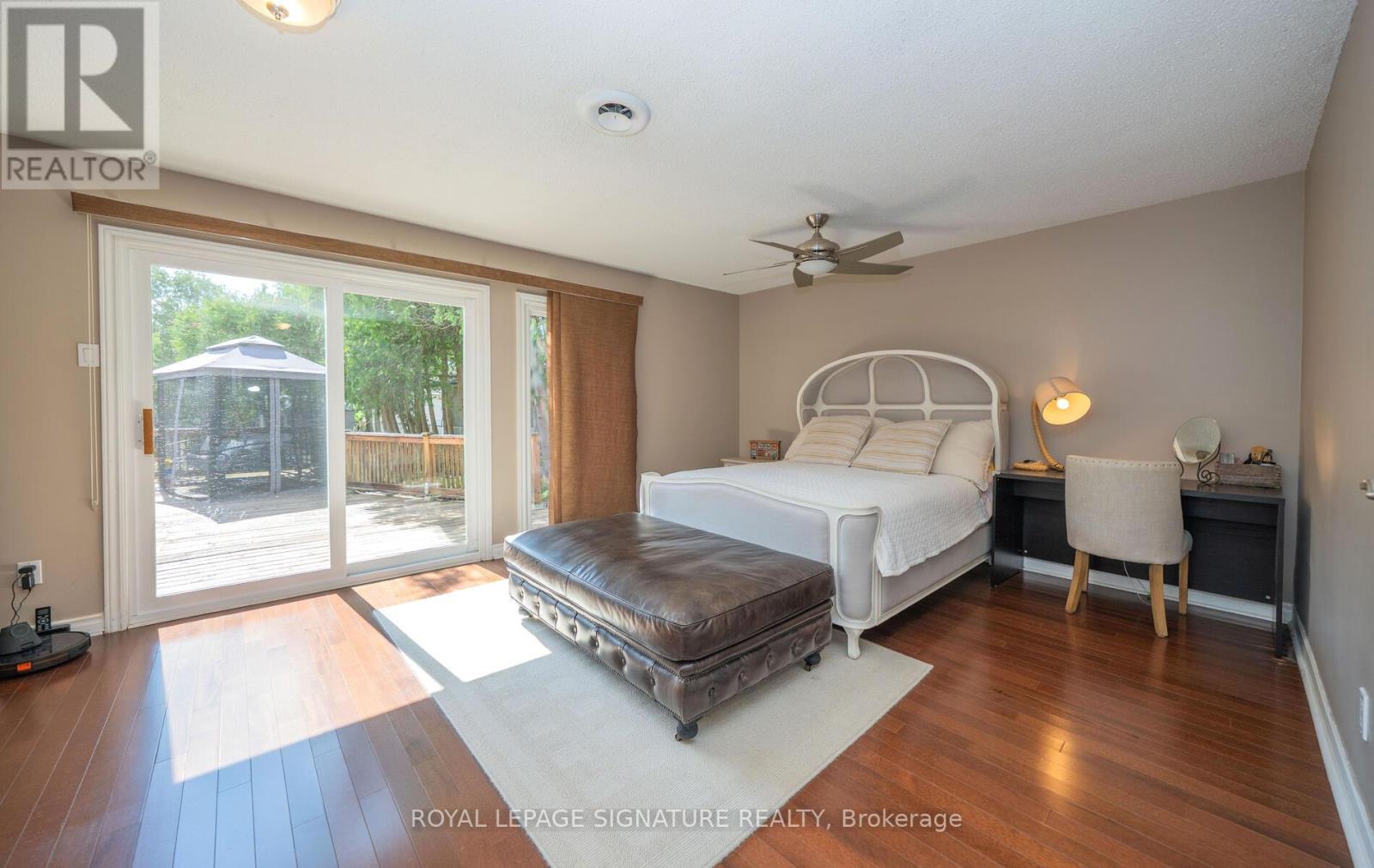 Photo 15 of 2098 Pharmacy Avenue, Toronto ON