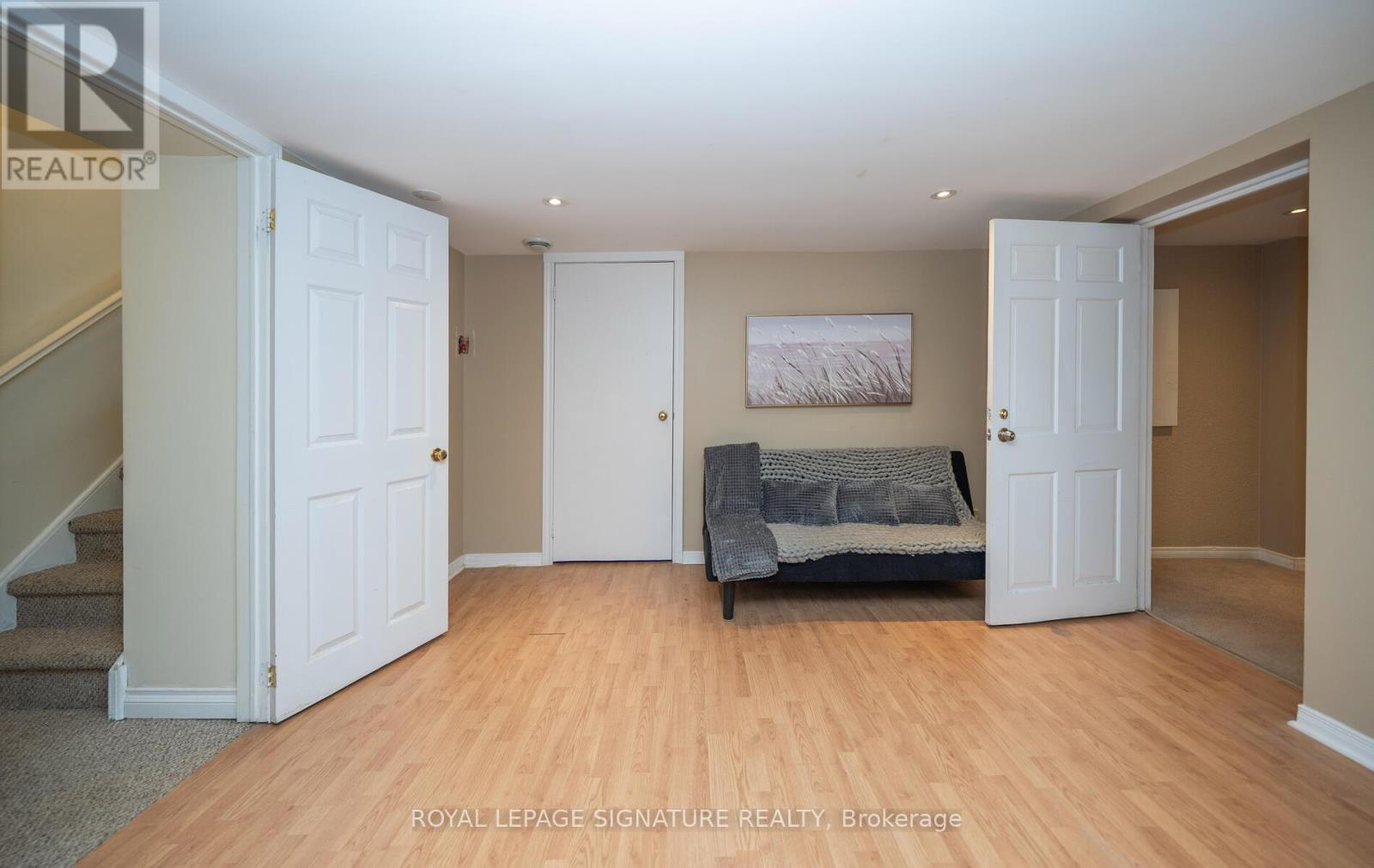 Photo 21 of 2098 Pharmacy Avenue, Toronto ON