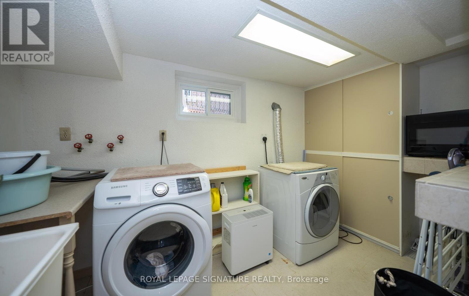 Photo 39 of 2098 Pharmacy Avenue, Toronto ON