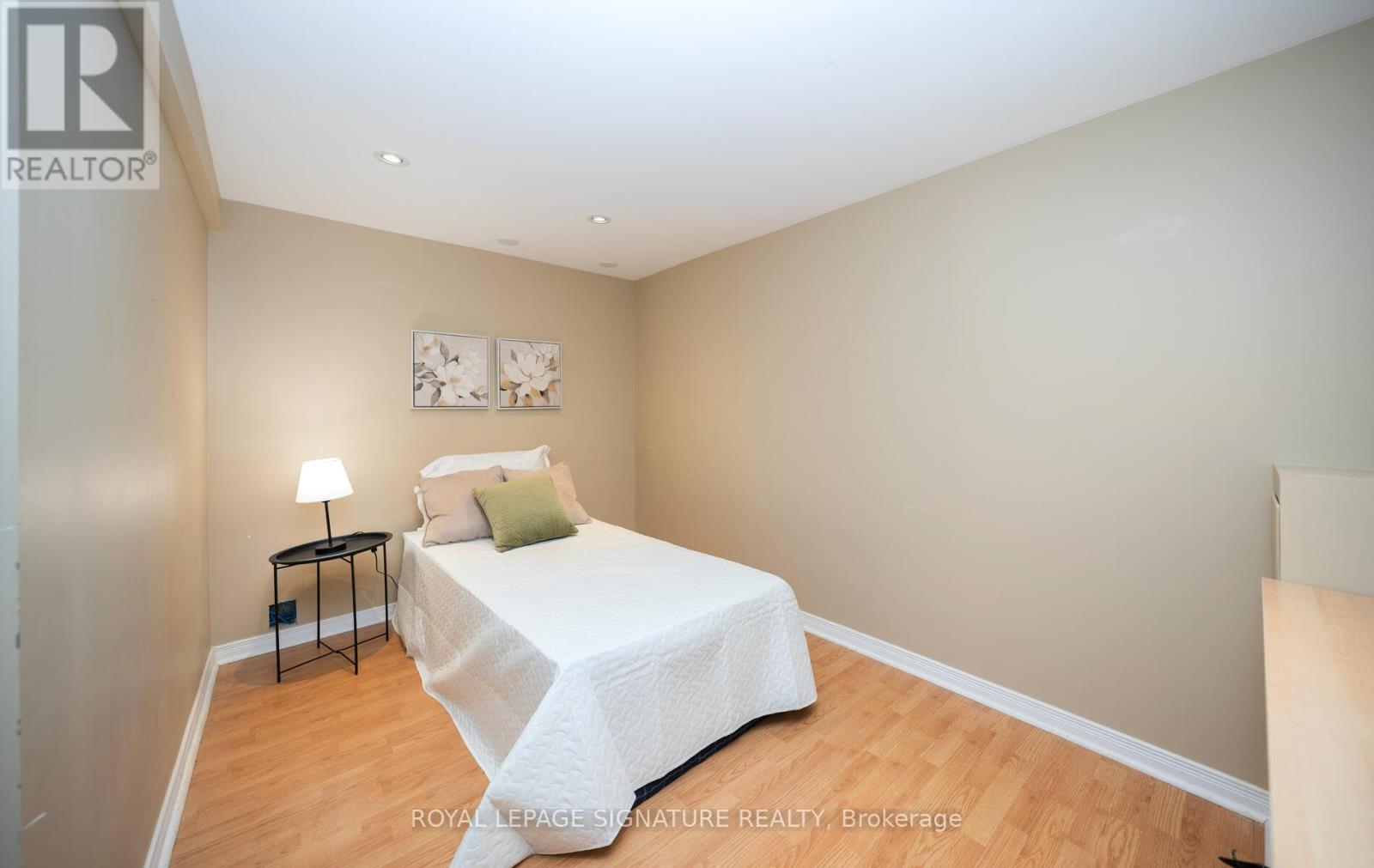 Photo 45 of 2098 Pharmacy Avenue, Toronto ON