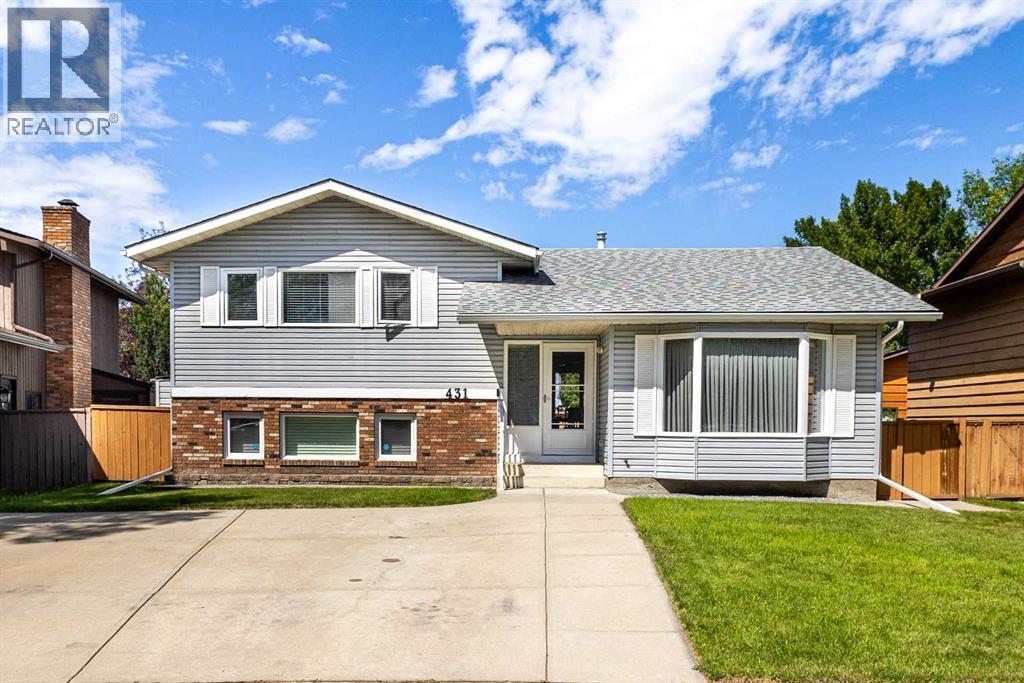 Single Family House 4 Level for Sale in  Templeton Road NE Temple Calgary 