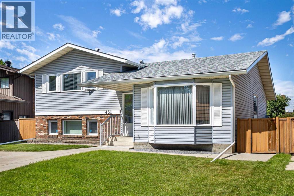 Single Family House 4 Level for Sale in  Templeton Road NE Temple Calgary 