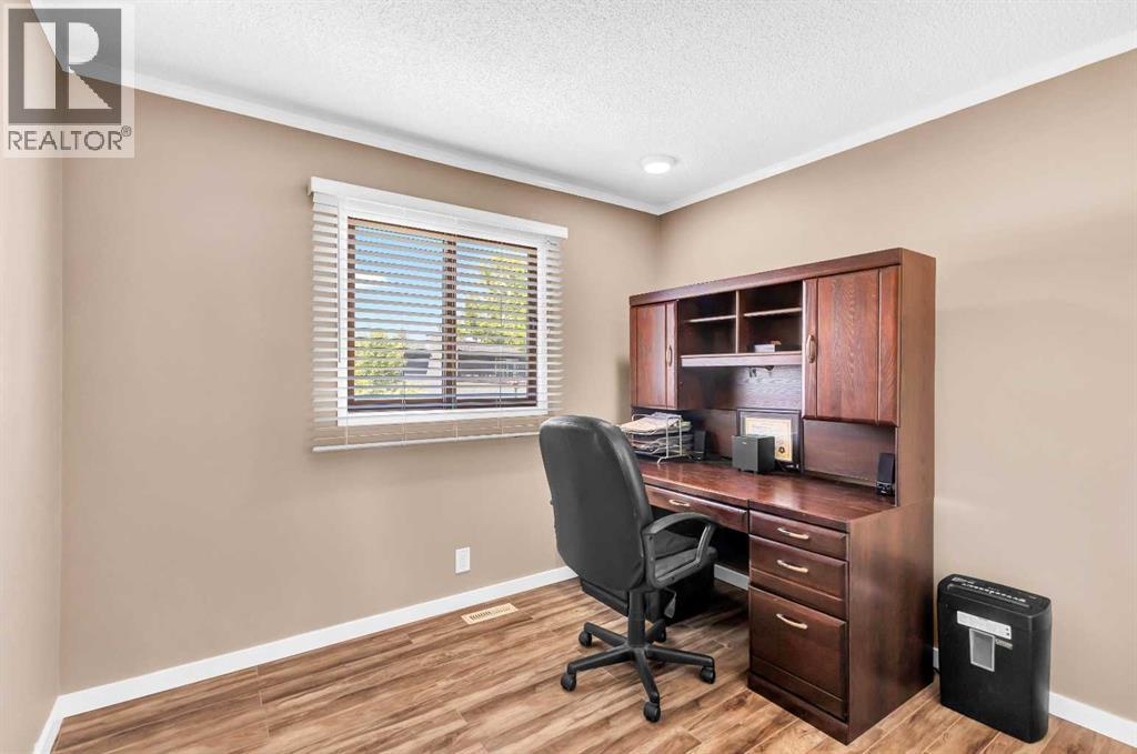 Single Family House 4 Level for Sale in  Templeton Road NE Temple Calgary 