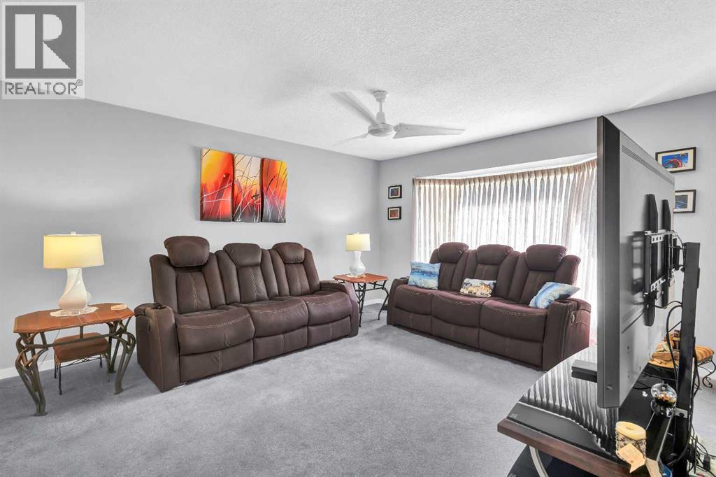 Single Family House 4 Level for Sale in  Templeton Road NE Temple Calgary 
