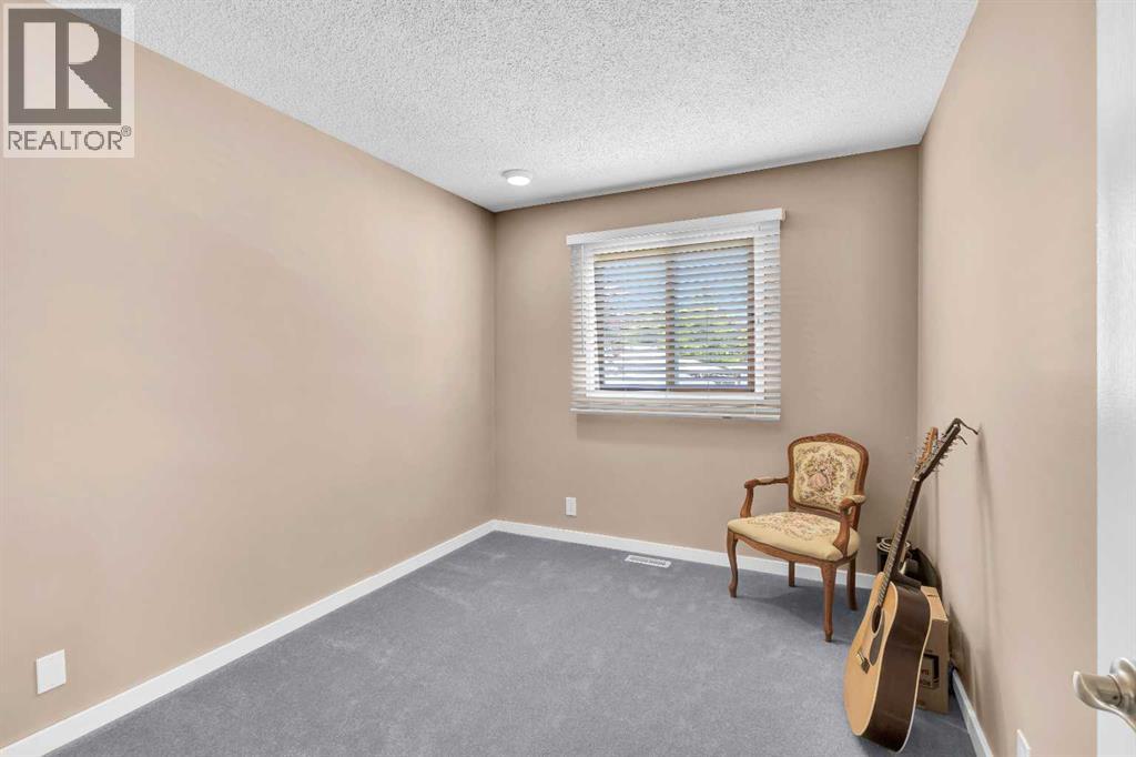 Single Family House 4 Level for Sale in  Templeton Road NE Temple Calgary 