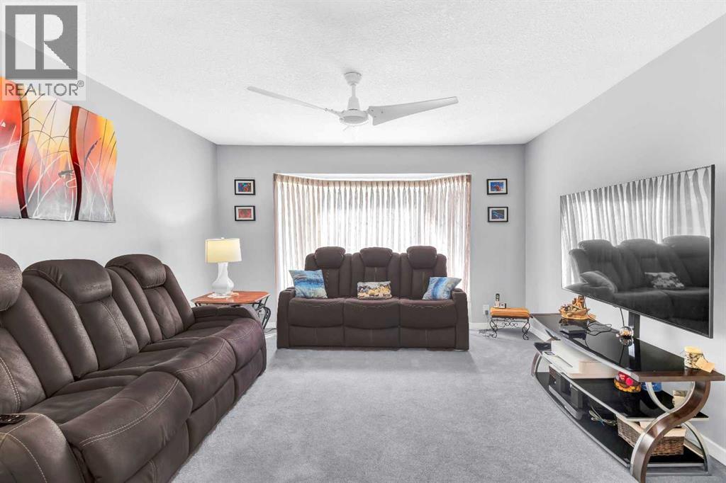 Single Family House 4 Level for Sale in  Templeton Road NE Temple Calgary 