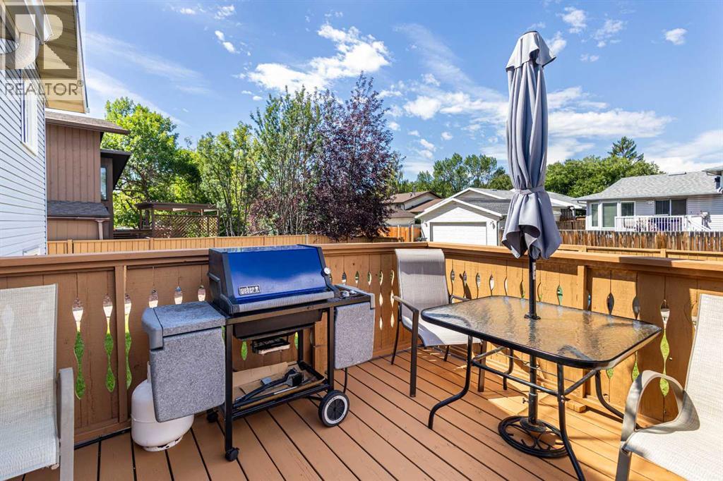 Single Family House 4 Level for Sale in  Templeton Road NE Temple Calgary 