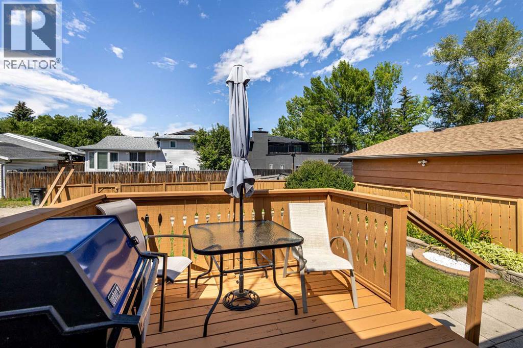 Single Family House 4 Level for Sale in  Templeton Road NE Temple Calgary 