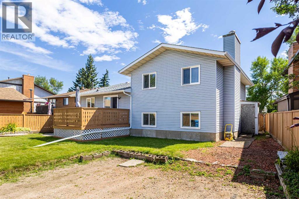 Single Family House 4 Level for Sale in  Templeton Road NE Temple Calgary 