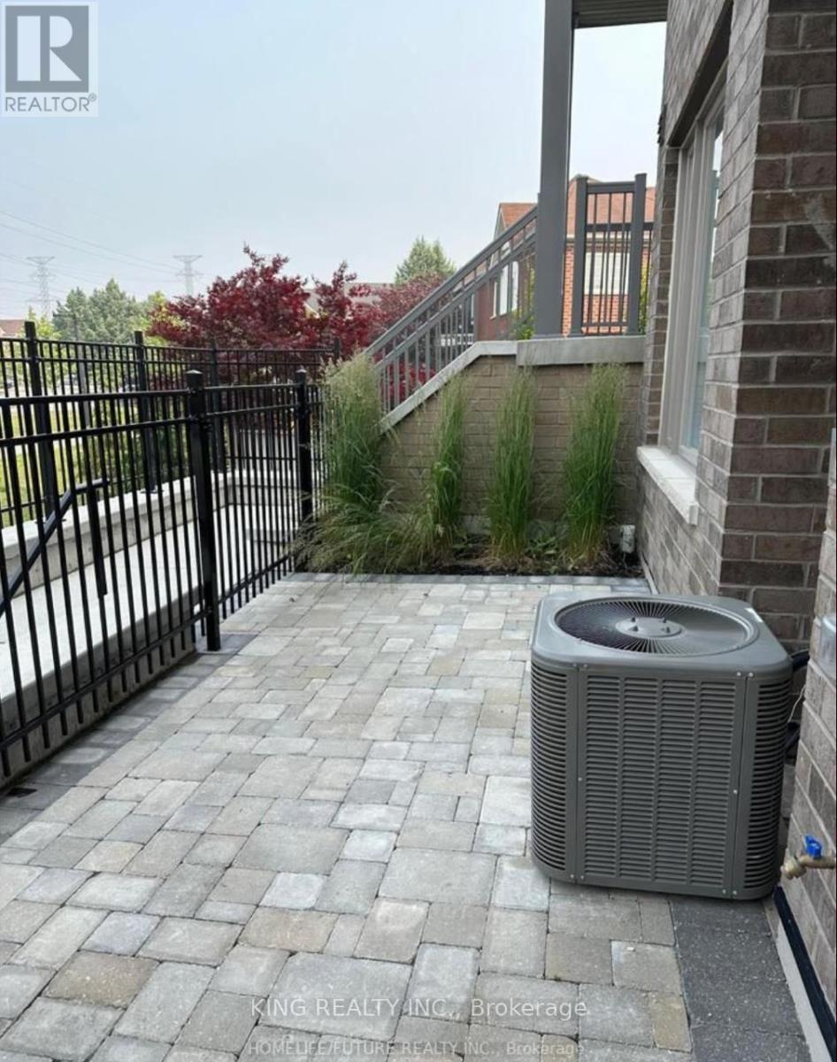 Photo 8 of 411 1525 Kingston Road W, Pickering ON