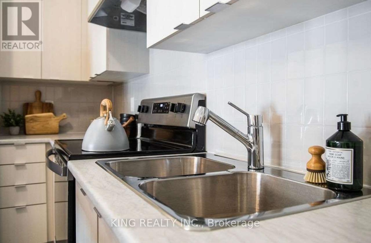 Photo 11 of 411 1525 Kingston Road W, Pickering ON