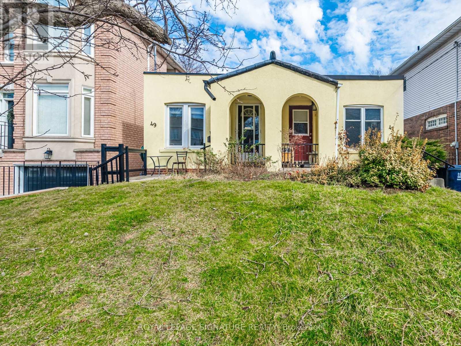 Photo 3 of Lower 49 Stanhope Avenue, Toronto ON