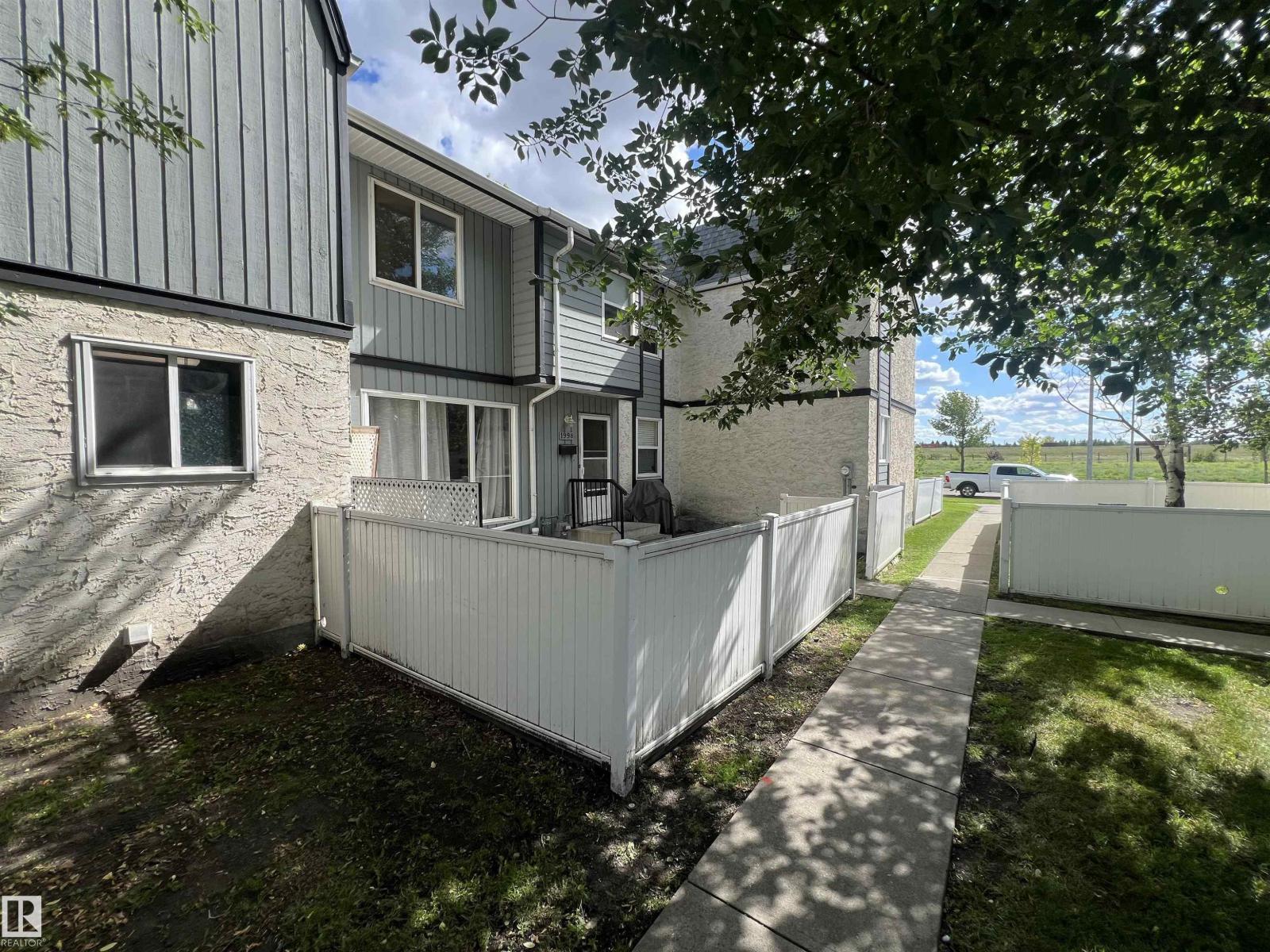 Photo 1 of 199 B Homestead Cr Nw, Edmonton AB