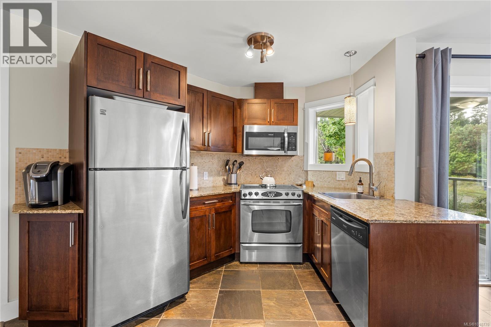 Photo 6 of 227 1600 Stroulger Rd, Nanoose Bay BC