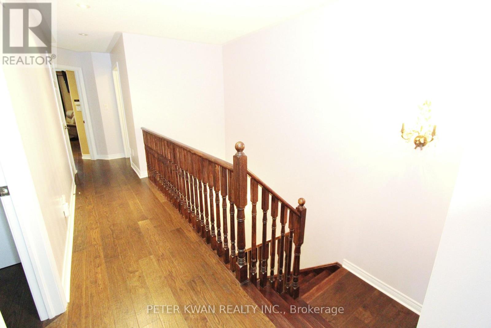 Photo 42 of 121 Warbler Avenue, Vaughan ON