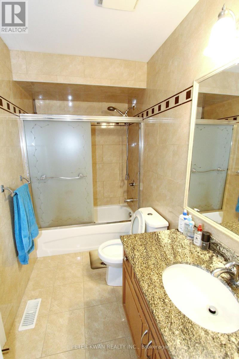 Photo 21 of 121 Warbler Avenue, Vaughan ON