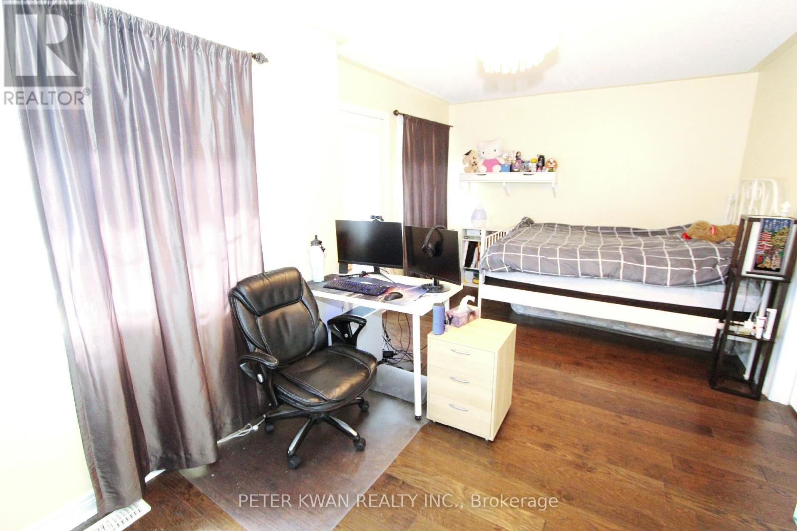 Photo 15 of 121 Warbler Avenue, Vaughan ON