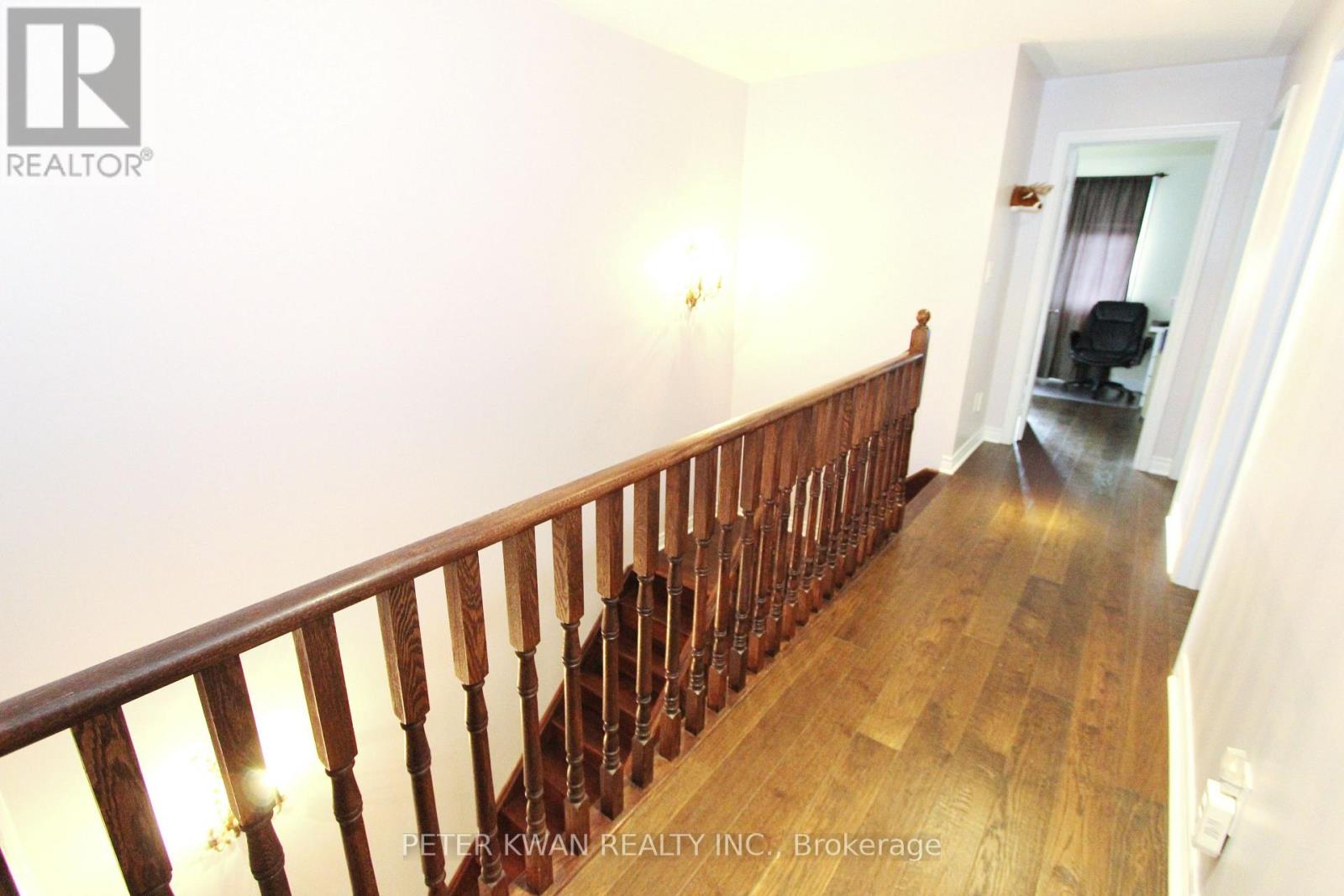 Photo 27 of 121 Warbler Avenue, Vaughan ON