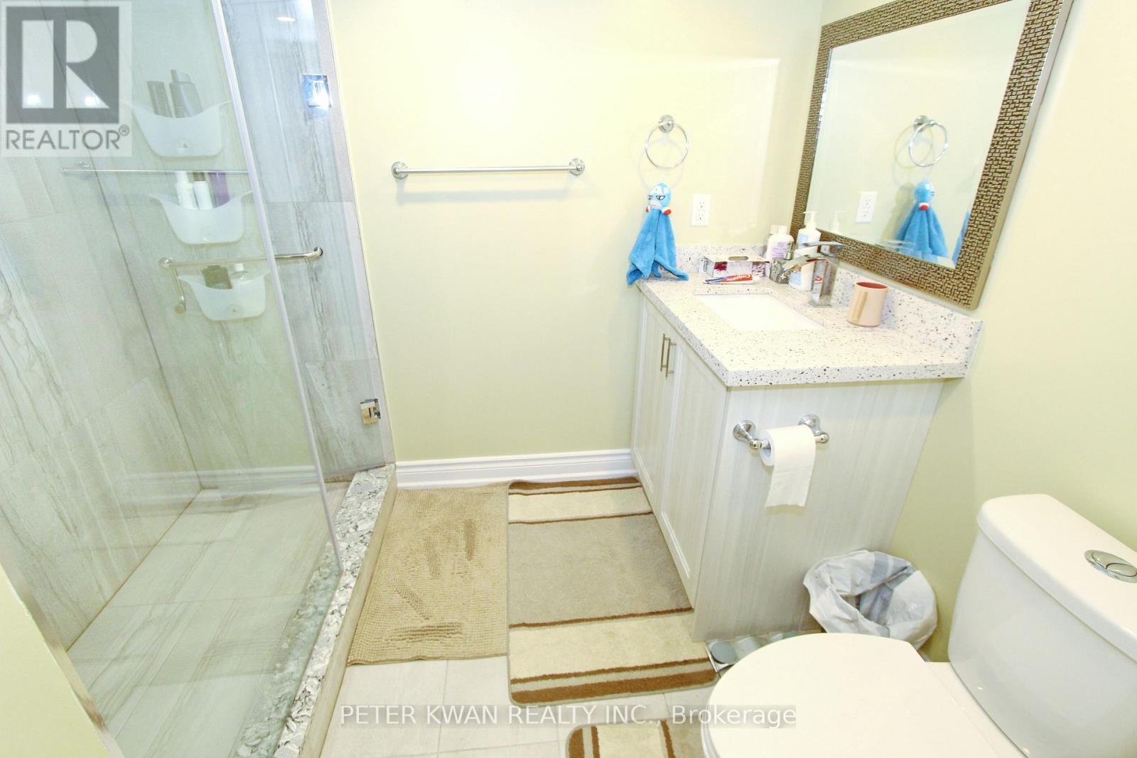 Photo 12 of 121 Warbler Avenue, Vaughan ON