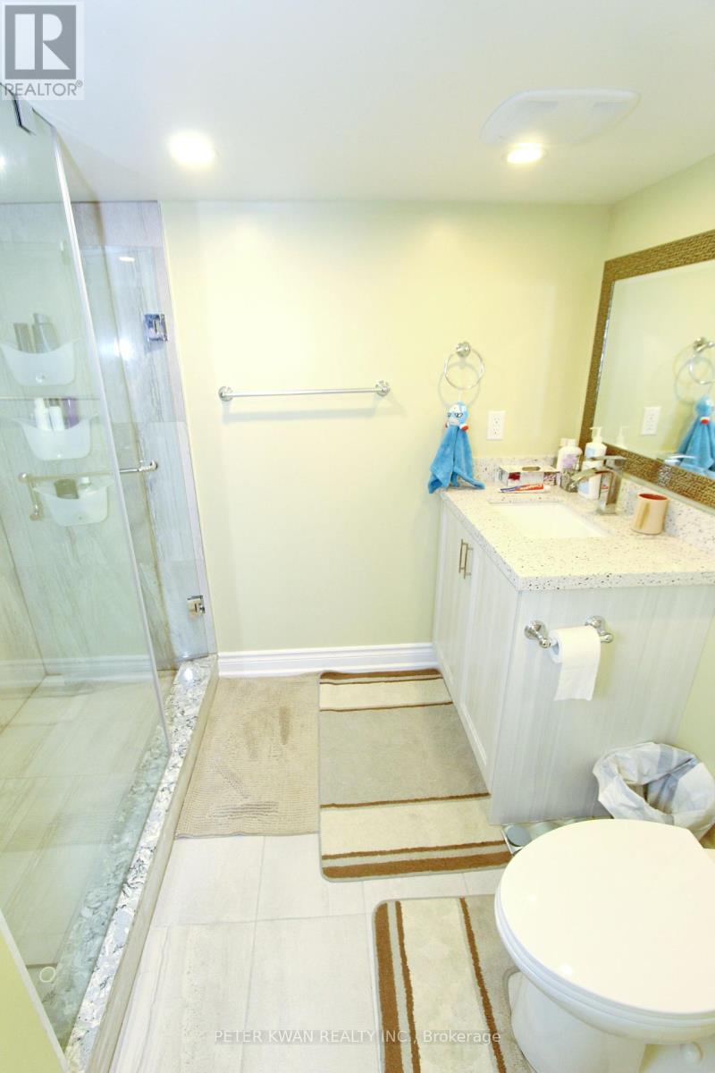 Photo 16 of 121 Warbler Avenue, Vaughan ON