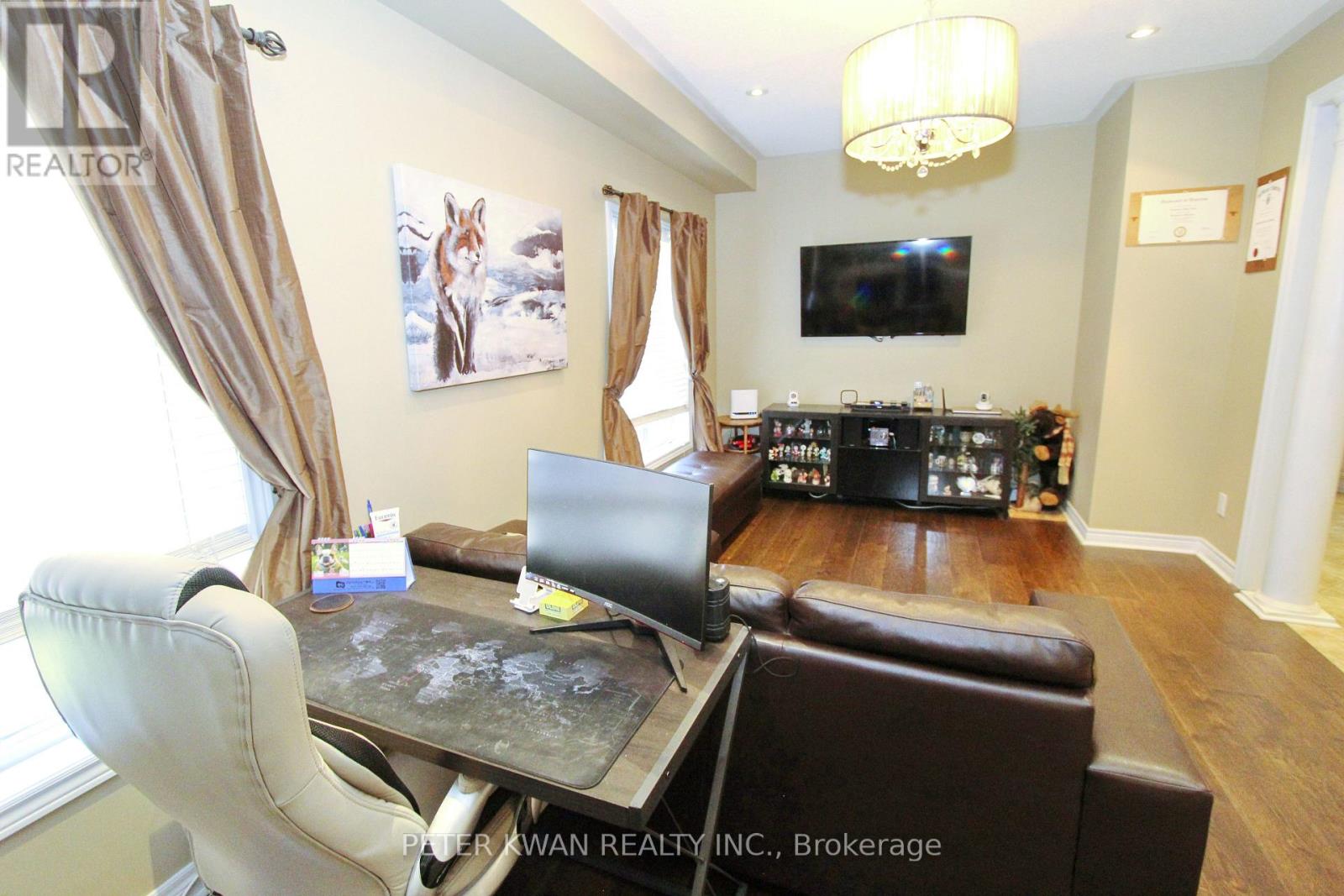 Photo 9 of 121 Warbler Avenue, Vaughan ON