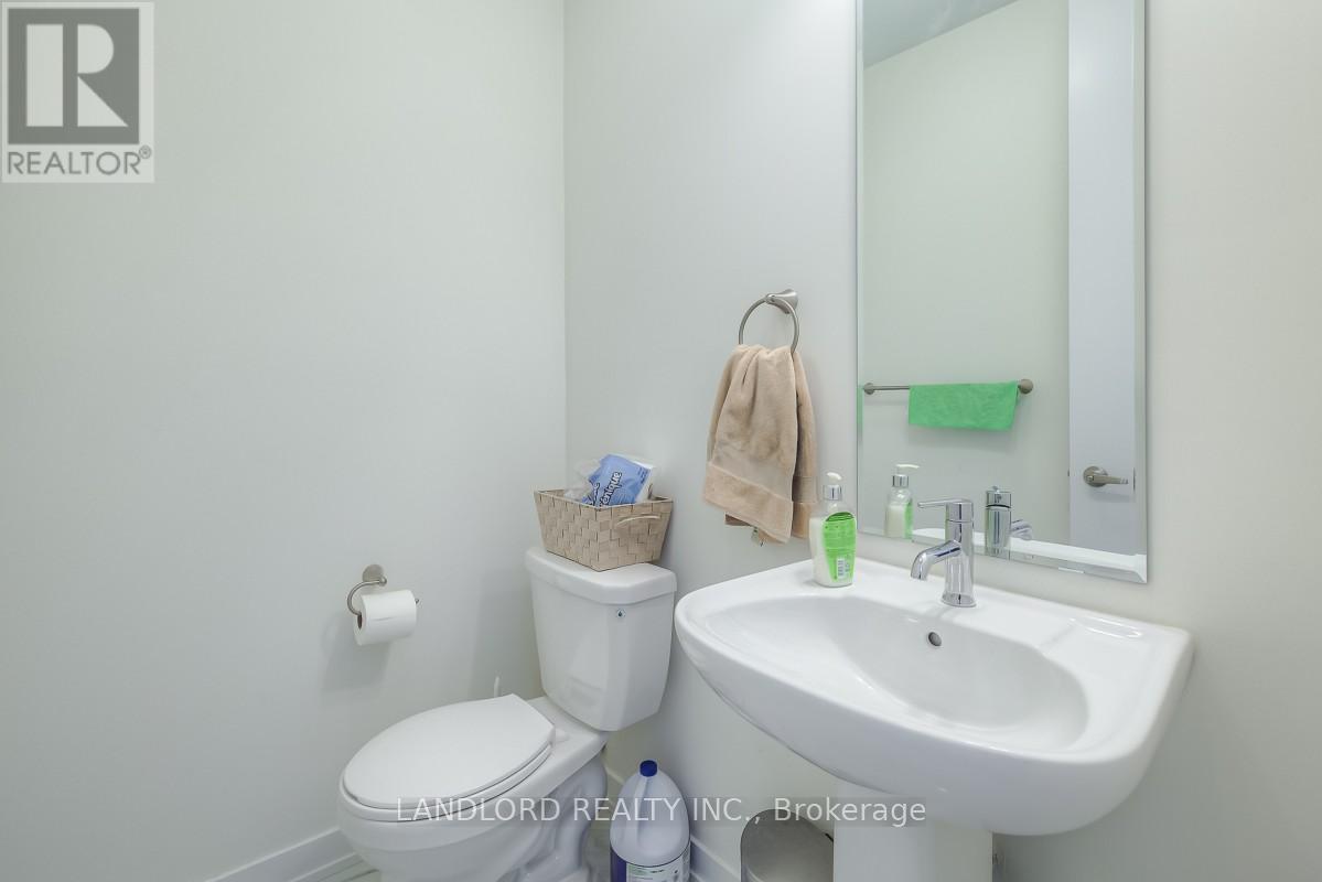 Photo 16 of 44 Armillo Place, Markham ON