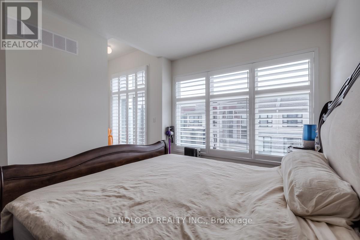 Photo 8 of 44 Armillo Place, Markham ON