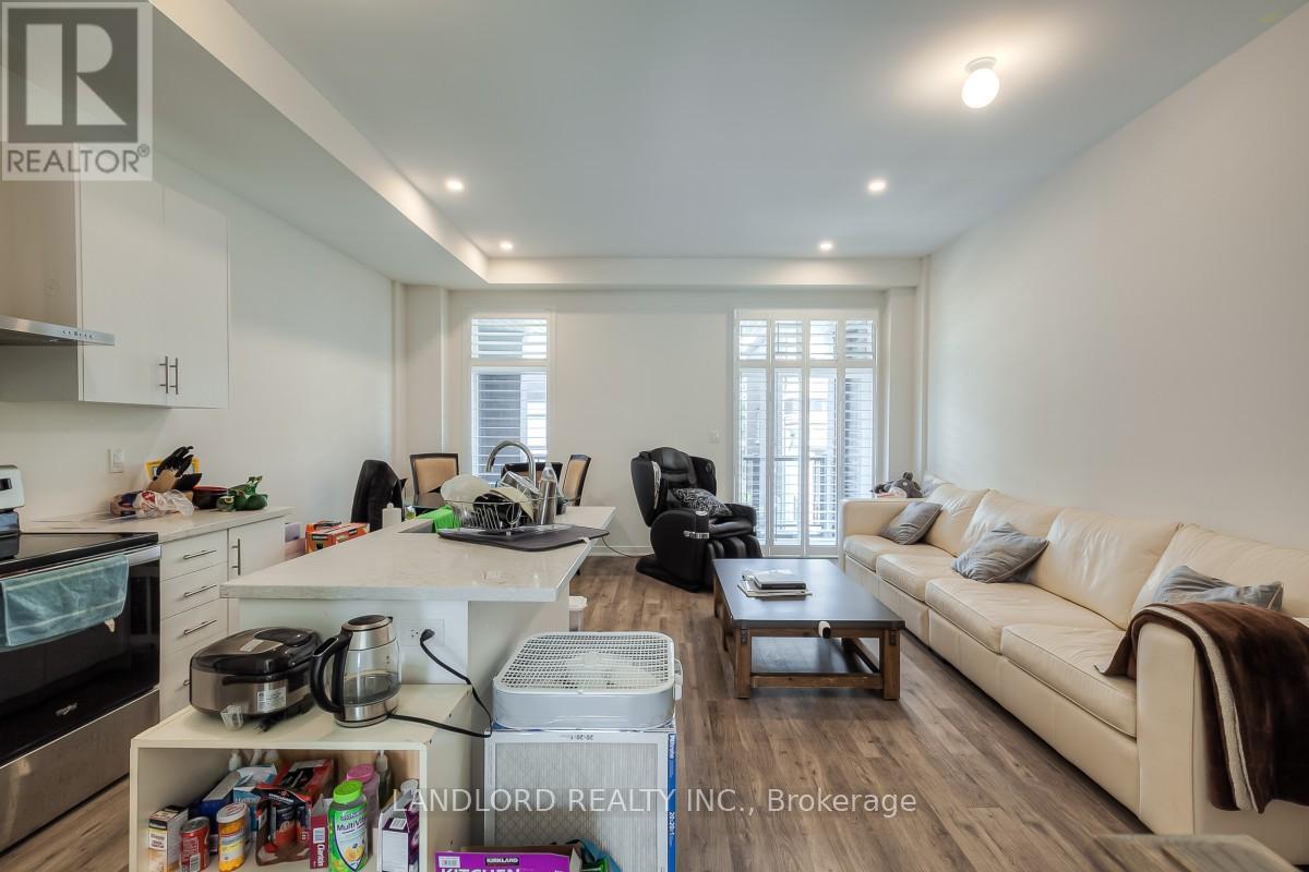 Photo 6 of 44 Armillo Place, Markham ON