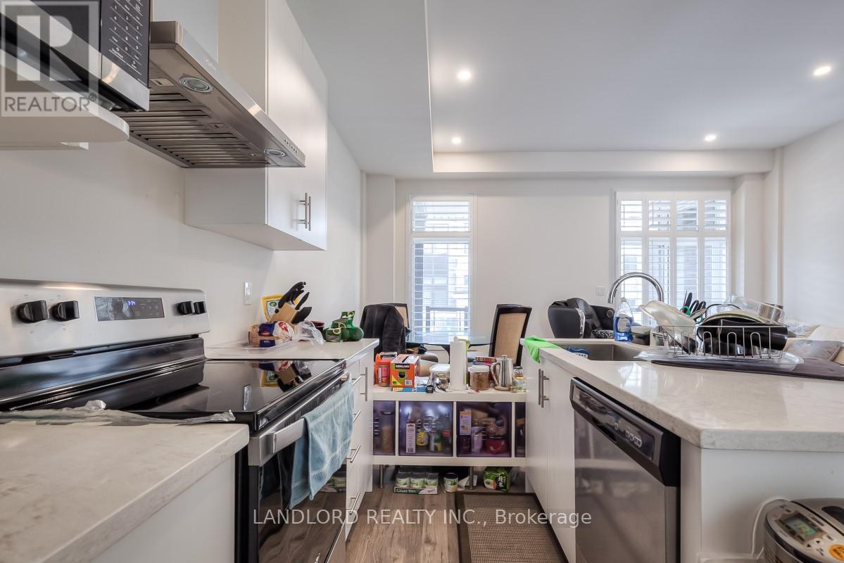 Photo 7 of 44 Armillo Place, Markham ON