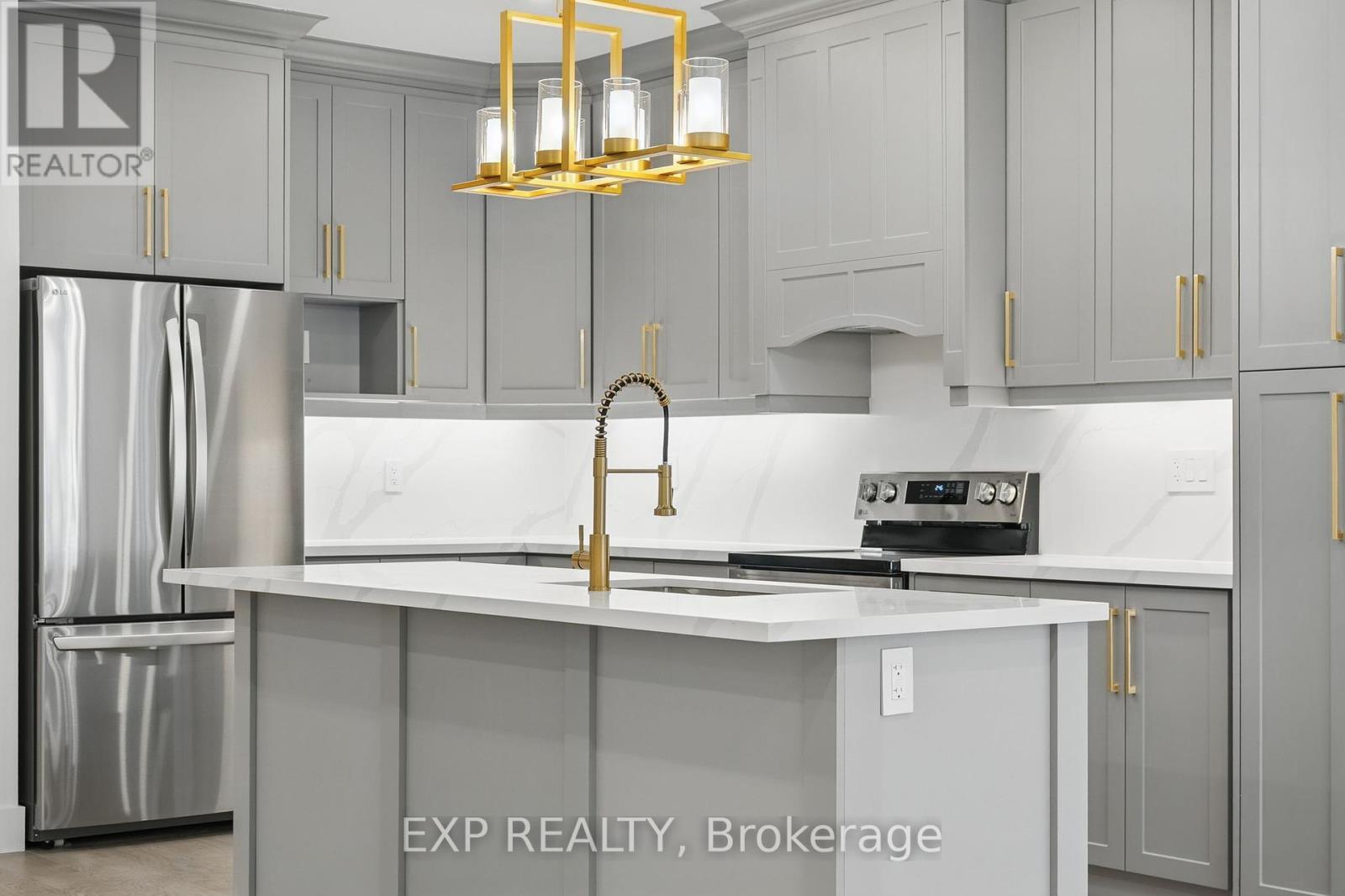 Photo 16 of 48 Iroquois Crescent, Tiny ON