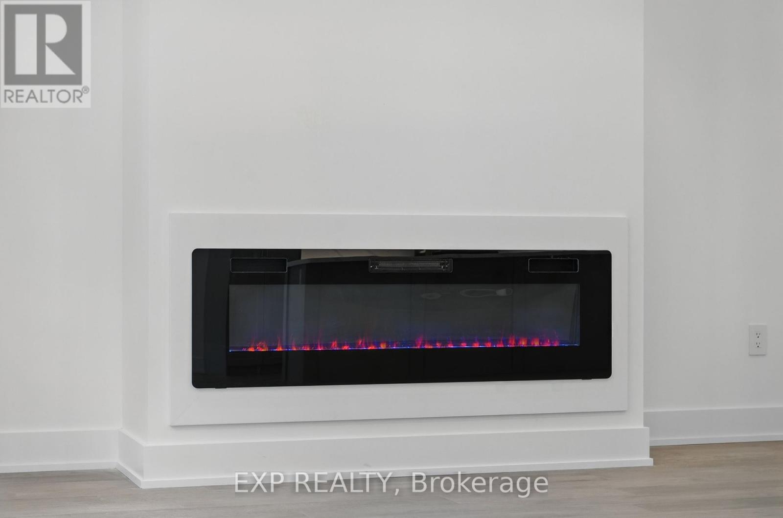 Photo 21 of 48 Iroquois Crescent, Tiny ON
