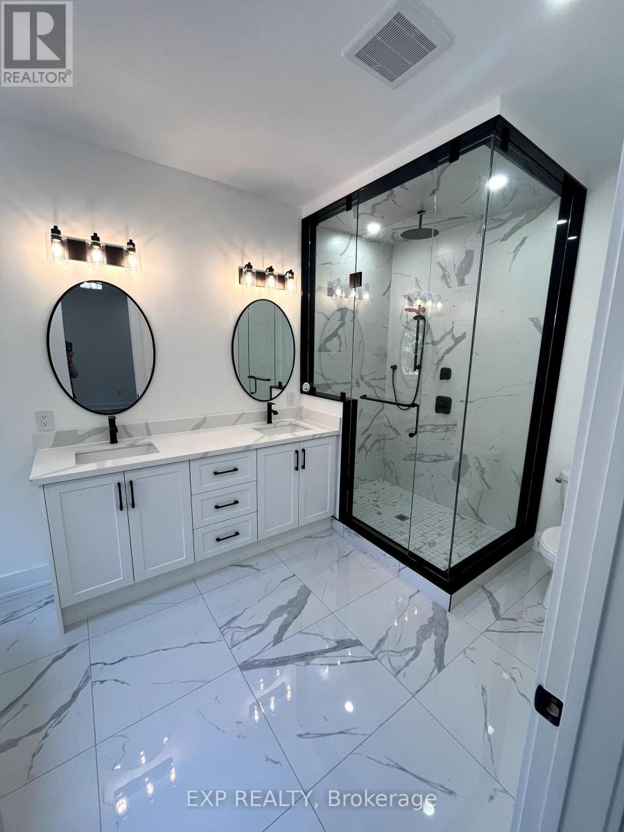 Photo 25 of 48 Iroquois Crescent, Tiny ON