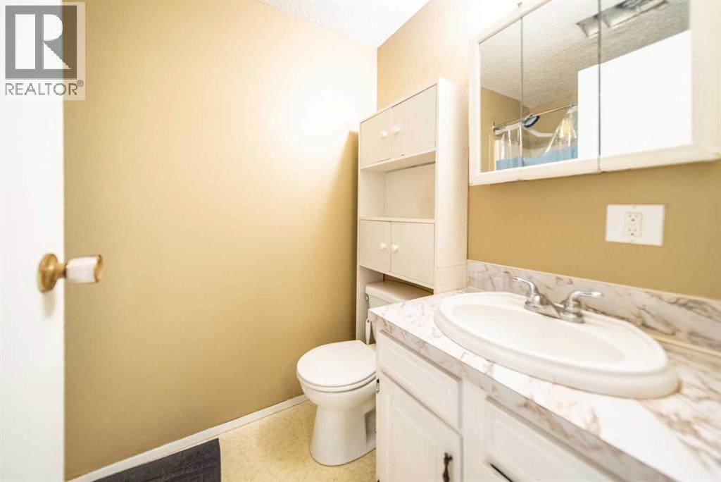 Single Family House for Sale in N  Lynnview Road SE Ogden Calgary 