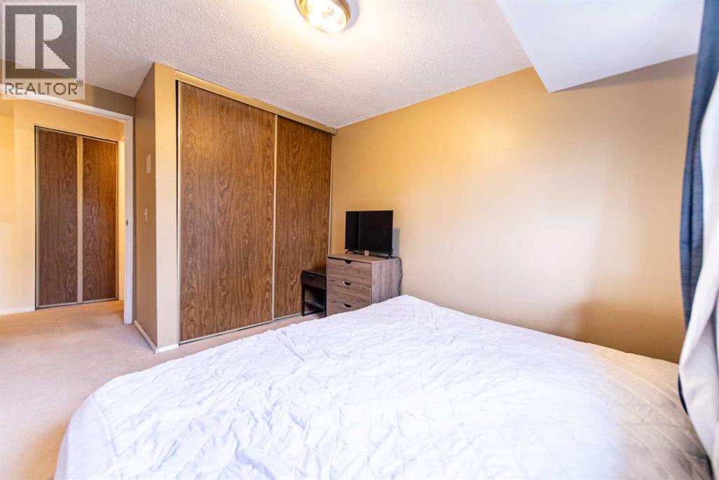 Single Family House for Sale in N  Lynnview Road SE Ogden Calgary 