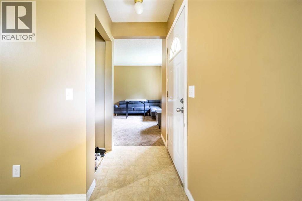 Single Family House for Sale in N  Lynnview Road SE Ogden Calgary 
