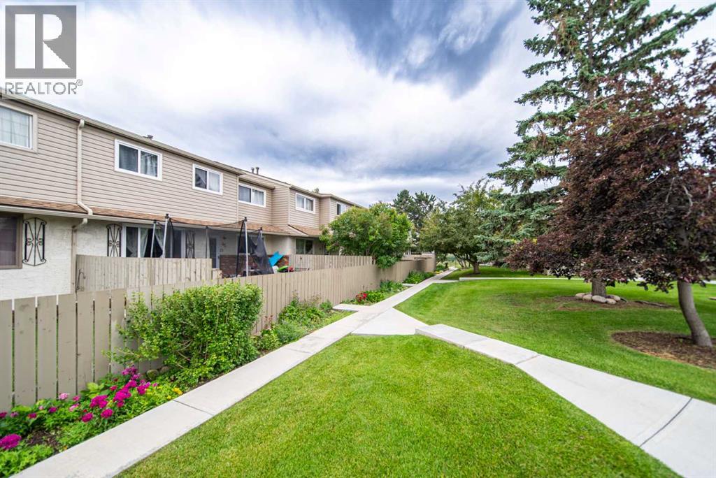 Single Family House for Sale in N  Lynnview Road SE Ogden Calgary 