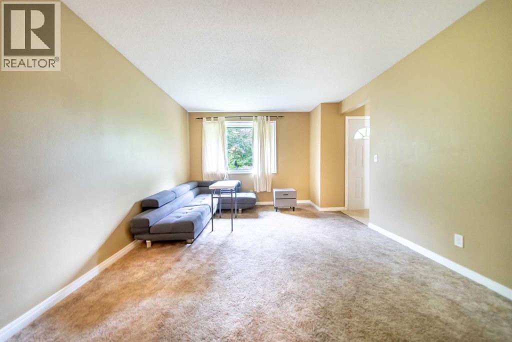 Single Family House for Sale in N  Lynnview Road SE Ogden Calgary 