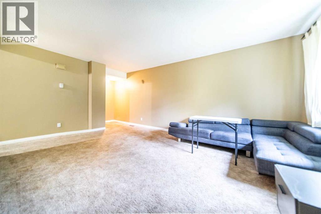 Single Family House for Sale in N  Lynnview Road SE Ogden Calgary 