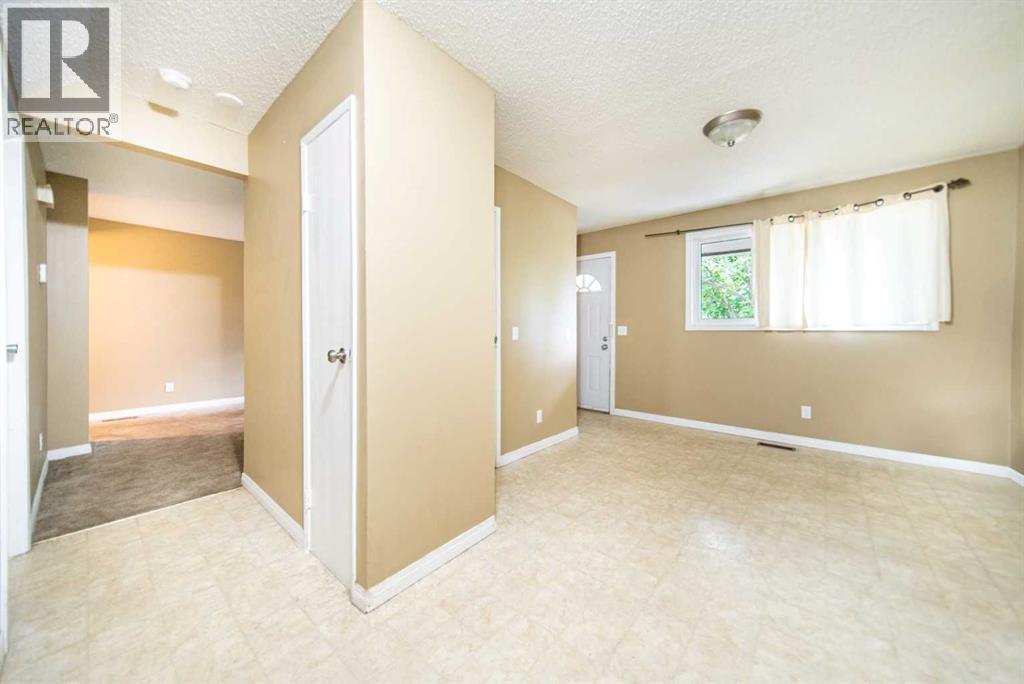 Single Family House for Sale in N  Lynnview Road SE Ogden Calgary 